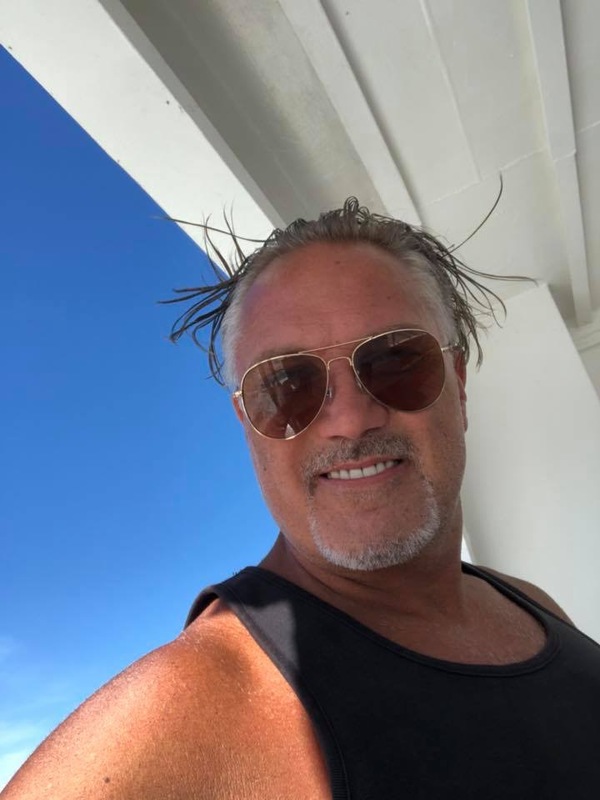 Date this foxy Chile man Bastian from chile SE257