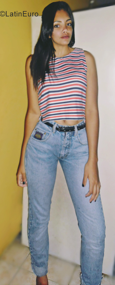 Date this hot Venezuela girl Luisa from Puerto Ordaz VE2488