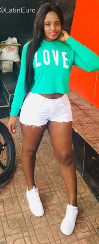 Date this attractive Dominican Republic girl Maryorie from Santo Domingo DO35237