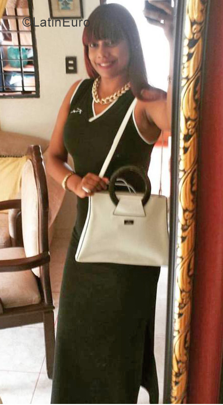 Date this athletic Dominican Republic girl Massiel from Santo Domingo DO35257