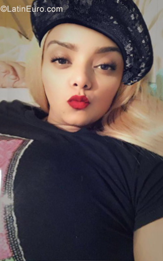 Date this sensual Dominican Republic girl Helen from Santiago DO35260