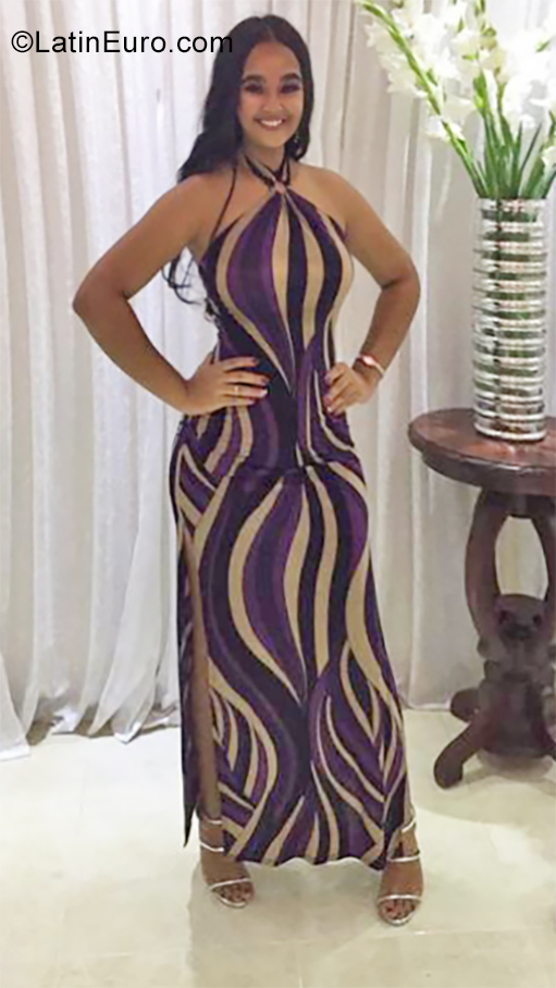 Date this sensual Dominican Republic girl Jatnna from Santiago DO35290