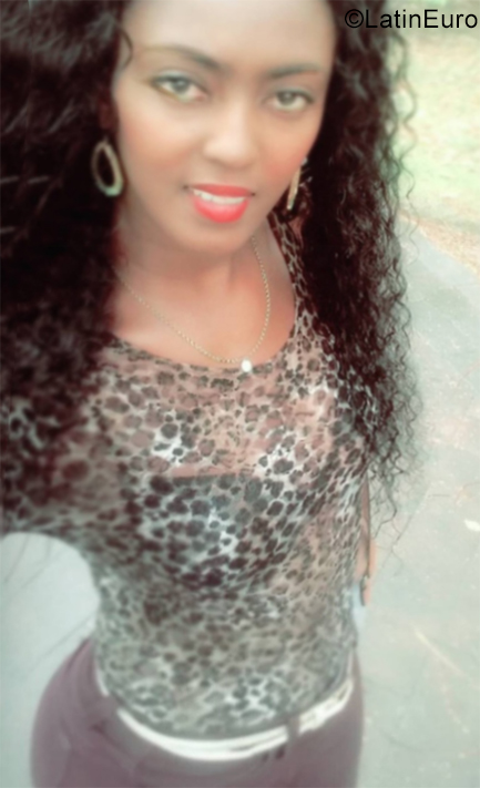 Date this nice looking Dominican Republic girl Elizabeth from Santo Domingo DO35311