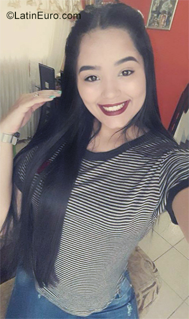 Date this beautiful Venezuela girl Gisel from Cabimas VE2513