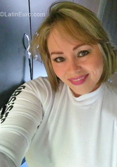Date this cute Colombia girl Cecilia from Medellin CO25726