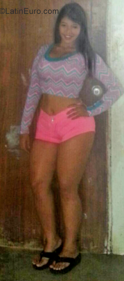 Date this happy Venezuela girl Karla from Barquisimeto VE2531