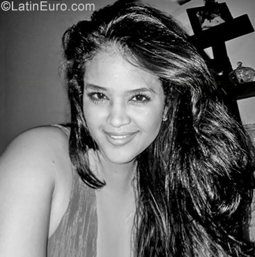 Date this foxy Colombia girl Laura from Maicao CO25729