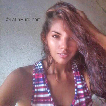 Date this gorgeous Colombia girl Arlene from Santa Marta CO25735