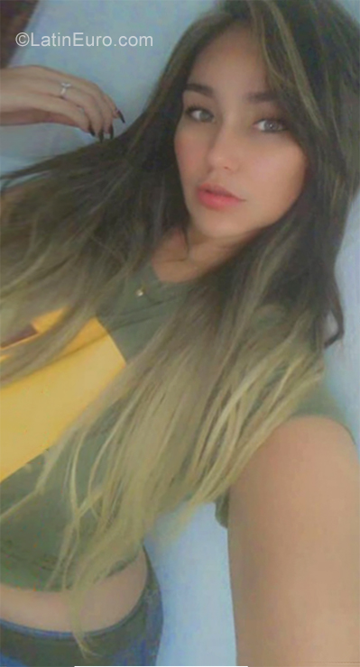 Date this young Colombia girl NATALIA from Cartagena CO25742