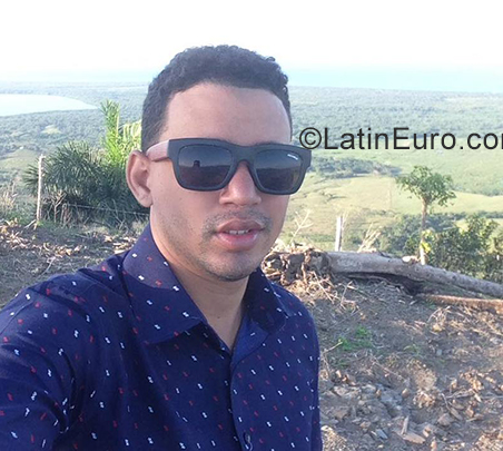 Date this attractive Dominican Republic man Steven from Santo Domingo DO35454