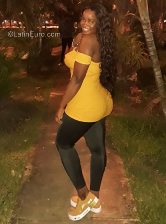 Date this tall Colombia girl Johanna Patricia from Cali CO26971