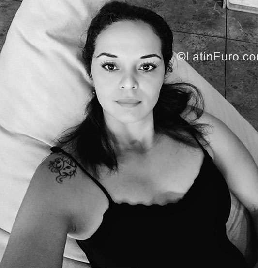 Date this passionate Brazil girl Claudia from Sao Paulo BR10877