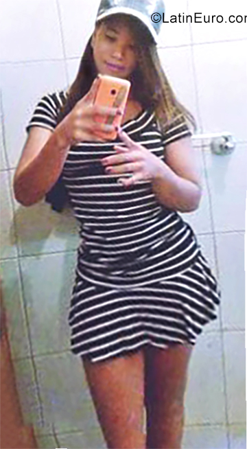 Date this funny Brazil girl Ana from Betim BR10878