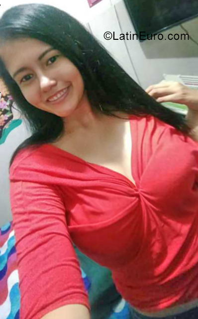 Date this sensual Colombia girl Lucia from Cartagena CO25832