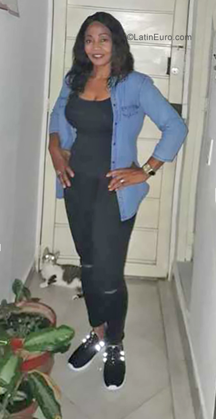 Date this gorgeous Colombia girl Maria Estefana from Medellin CO25833