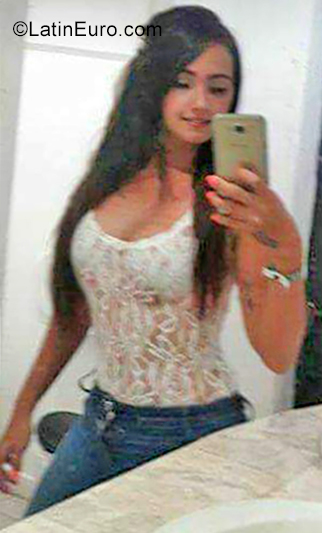 Date this exotic Colombia girl Wendy from Bucaramanga CO25843