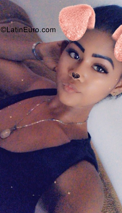 Date this sensual Venezuela girl Diana from Cumana VE2674