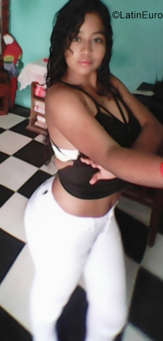 Date this good-looking Colombia girl Fernanda from Cali CO25867