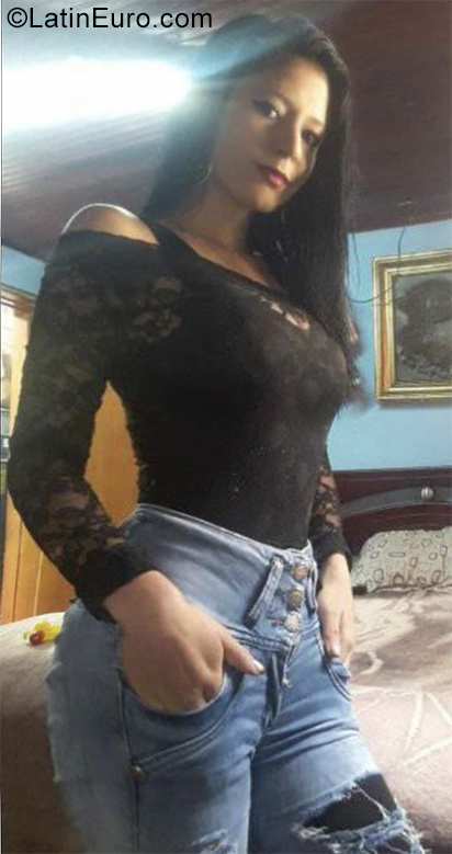 Date this gorgeous Colombia girl Antonella from Bogota CO25873