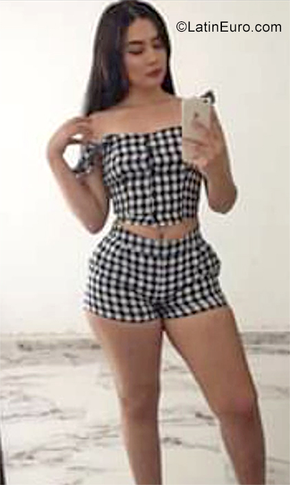 Date this tall Dominican Republic girl Maria from Santiago DO35669