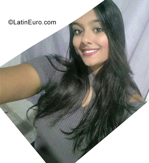 Date this pretty Brazil girl Tamiras from Fortaleza BR10905