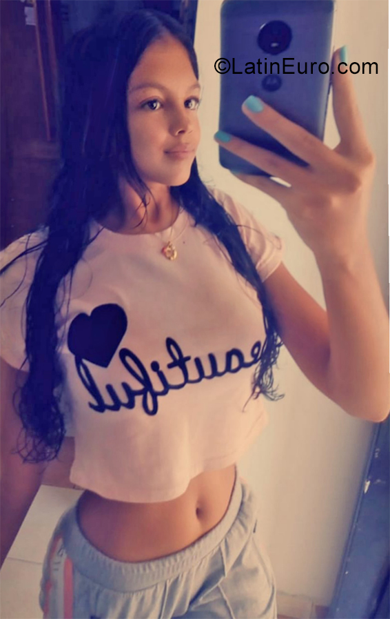 Date this exotic Venezuela girl Daniela from Maracaibo VE2600