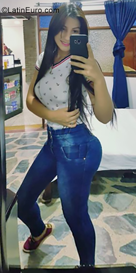 Date this good-looking Colombia girl Kelly from Cucuta CO25892