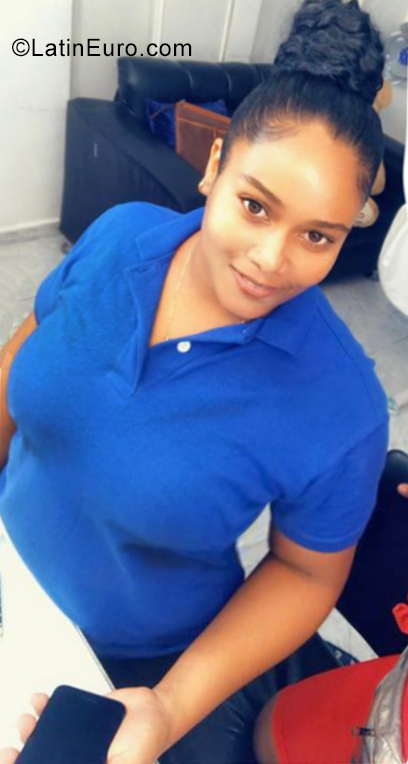 Date this hard body Dominican Republic girl Beatriz from Santo Domingo DO35707