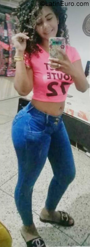 Date this lovely Venezuela girl Roxana from Valencia VE2613