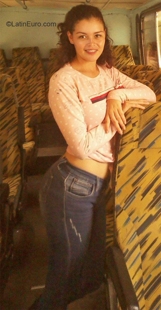 Date this fun Venezuela girl Francys from Acarigua VE2663