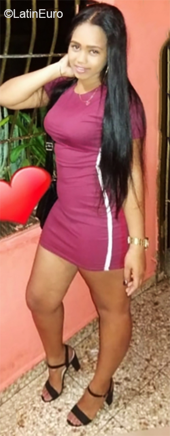 Date this happy Dominican Republic girl Winifer from Santo Domingo DO35763