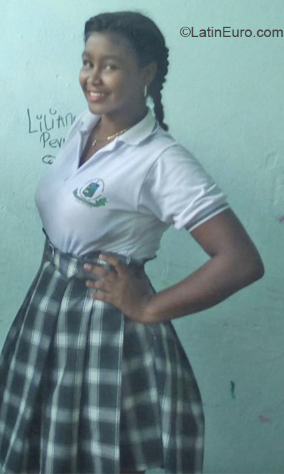 Date this exotic Colombia girl Madaly from Cartagena CO25981
