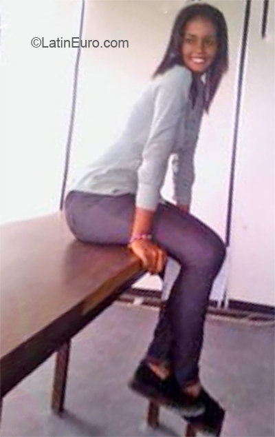 Date this athletic Venezuela girl Stefanie from Maturin VE2667