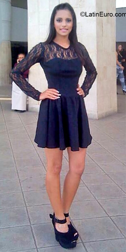 Date this foxy Colombia girl Genesis from Bogota CO26006
