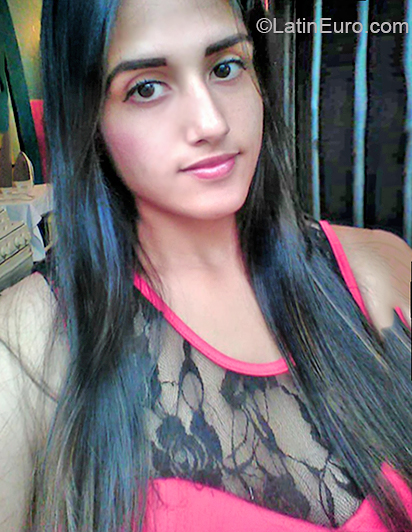 Date this good-looking Venezuela girl Grey from Barinas VE2691