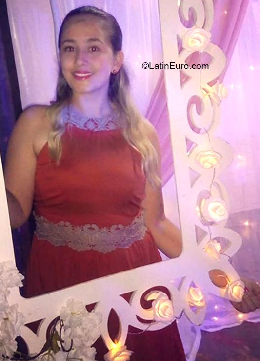 Date this fun Colombia girl Silvia from Bucaramanga CO26027
