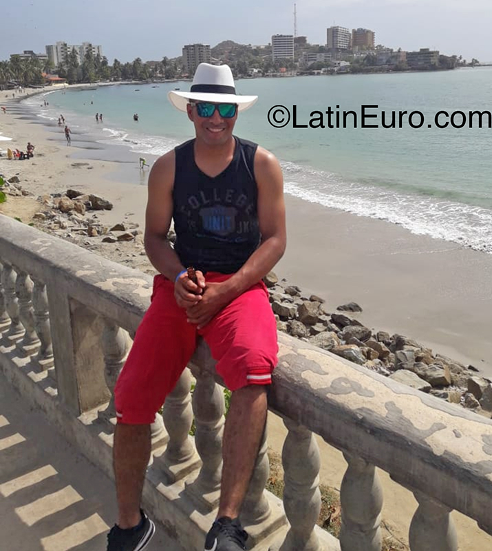Date this passionate Colombia man Oliver from Cali CO26065
