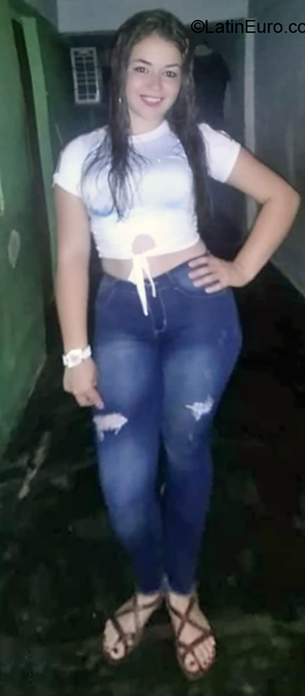 Date this voluptuous Colombia girl Yaireth from Cucuta CO26072