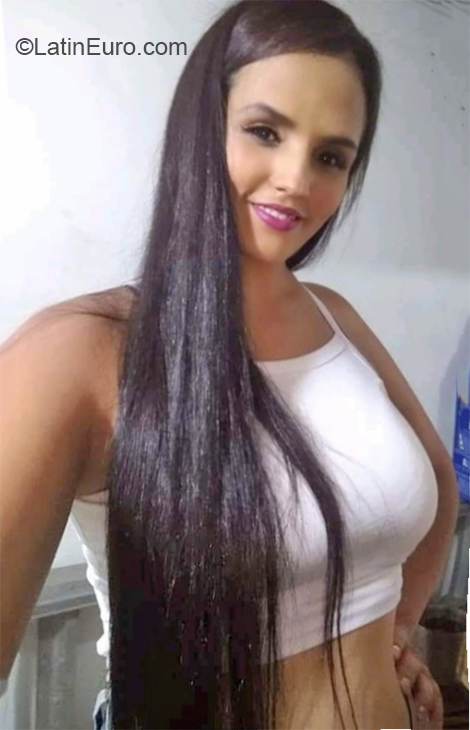 Date this cute Colombia girl Evelyn from Medellin CO26078