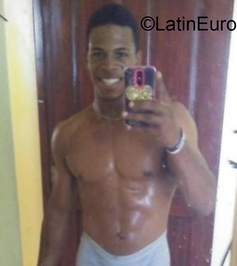 Date this exotic Dominican Republic man Juan from Santo Domingo DO36131
