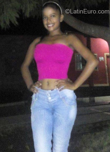 Date this athletic Colombia girl Neyla from Bucaramanga CO26125