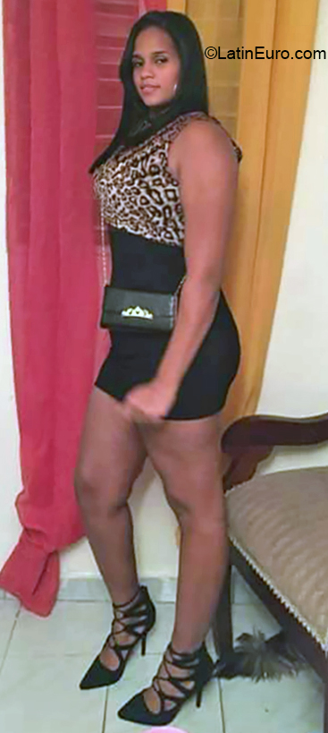 Date this hard body Dominican Republic girl Melissa from Santo Domingo DO36218