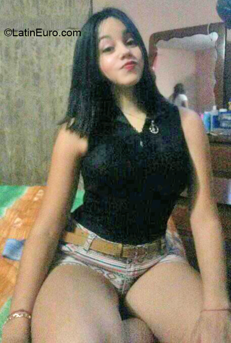 Date this beautiful Venezuela girl Ana from Barquisimeto VE2744