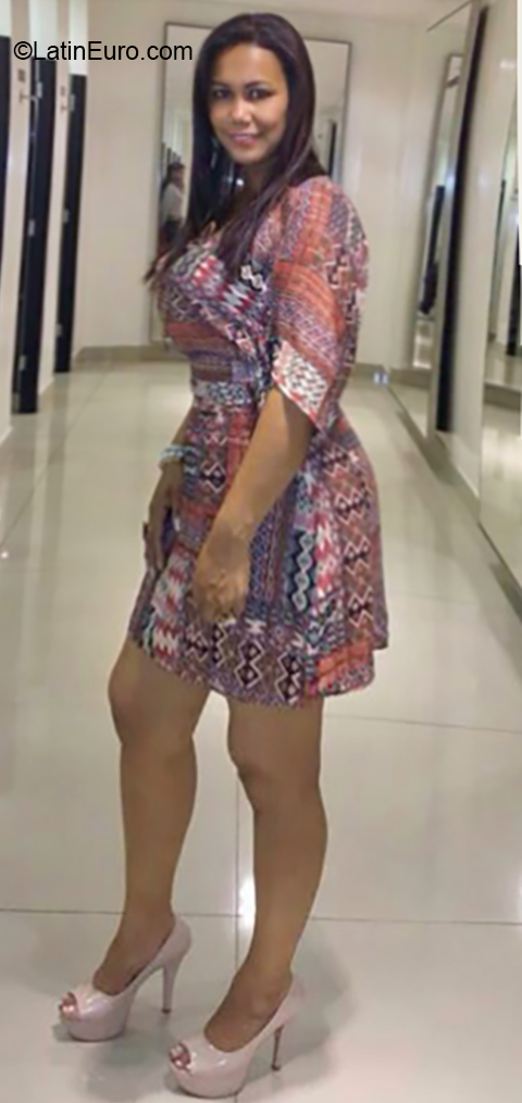 Date this lovely Colombia girl Diana from Cali CO26183