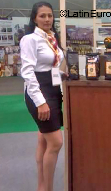 Date this nice looking Colombia girl Maria from Fusagasuga CO26185