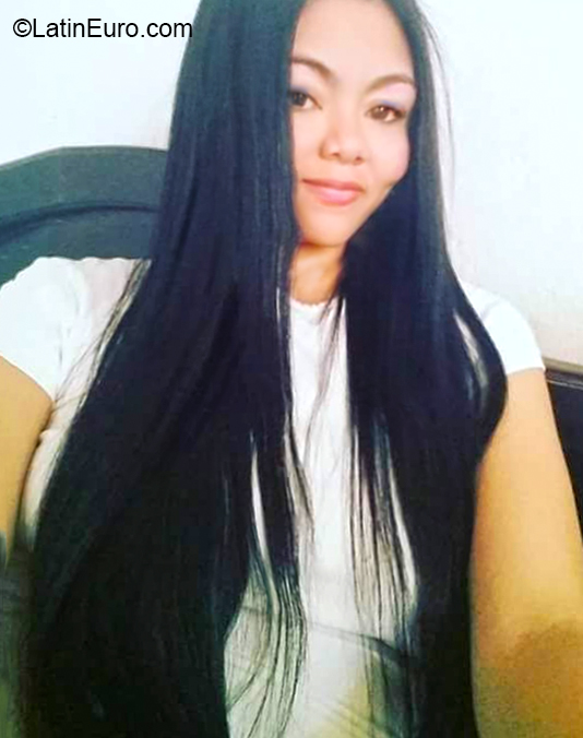 Date this exotic Colombia girl Maria from Medellin CO26204