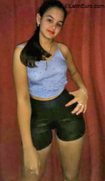 Date this beautiful Argentina girl Ivi from Cordoba AR251