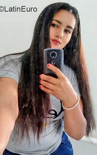 Date this charming Colombia girl Erica from Bucaramanga CO26205