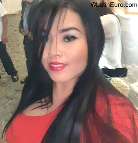 Date this exotic Colombia girl Claudia lorena from Cali CO26223