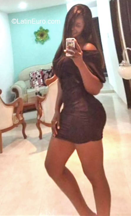 Date this hard body Colombia girl Nana from Cali CO26283